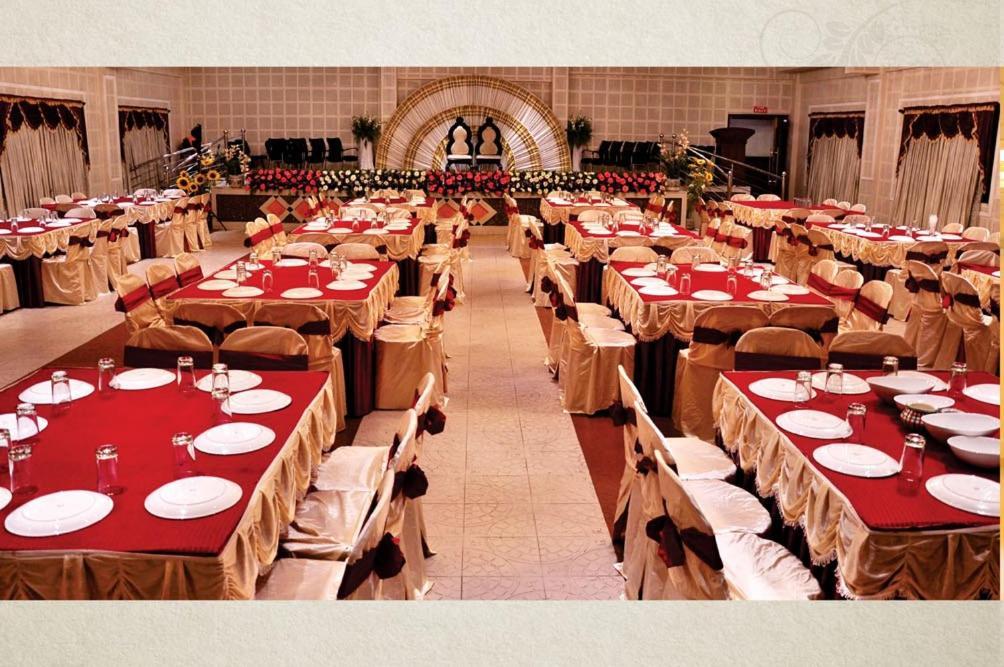 Hôtel Ambalakkara Regency à Kottārakara Extérieur photo