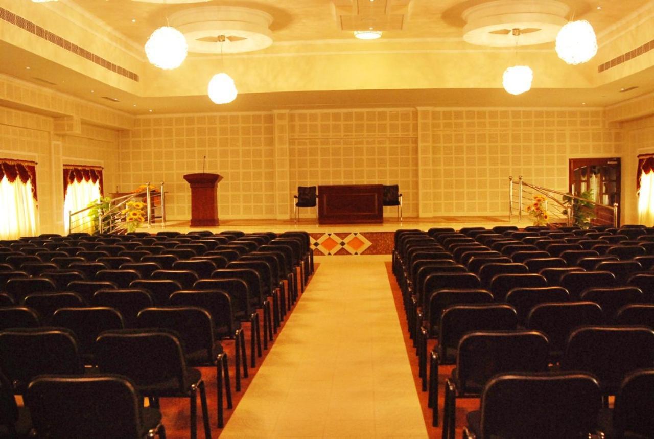 Hôtel Ambalakkara Regency à Kottārakara Extérieur photo