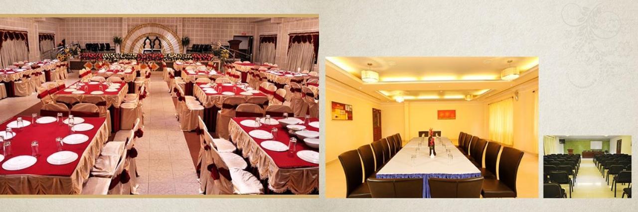 Hôtel Ambalakkara Regency à Kottārakara Extérieur photo